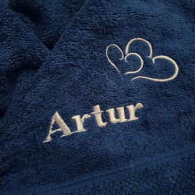granatowy ręcznik na prezent z imieniem Artur